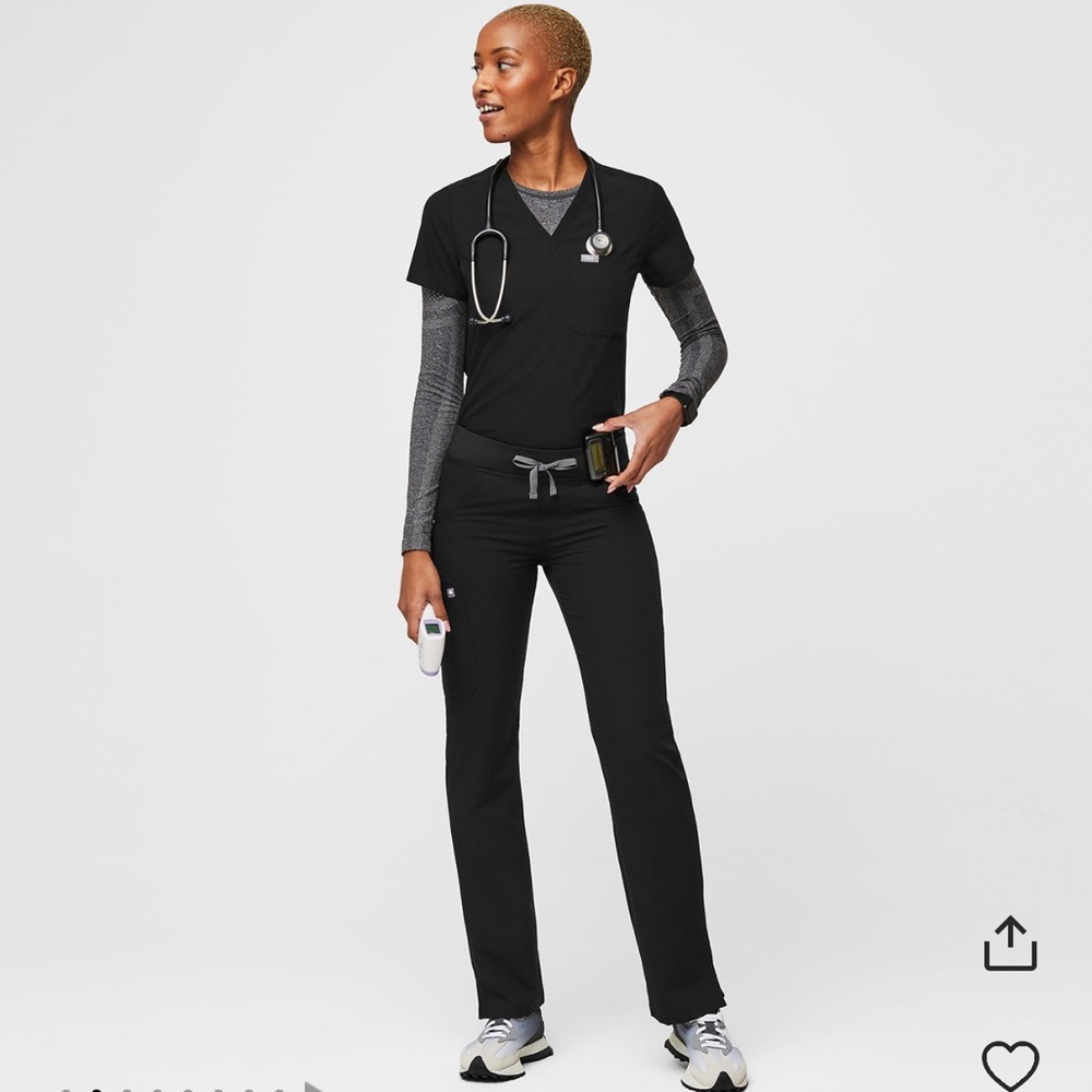 FIGS kade cargo and catarina scrub set - black